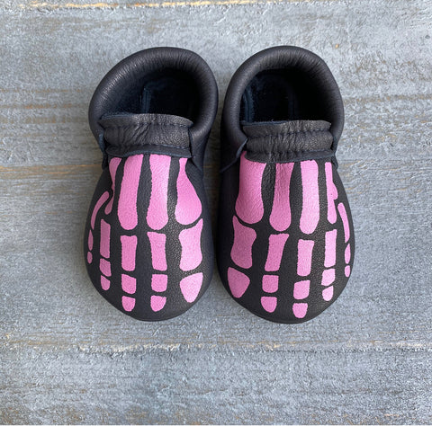 Black/Pink Skelly Toes